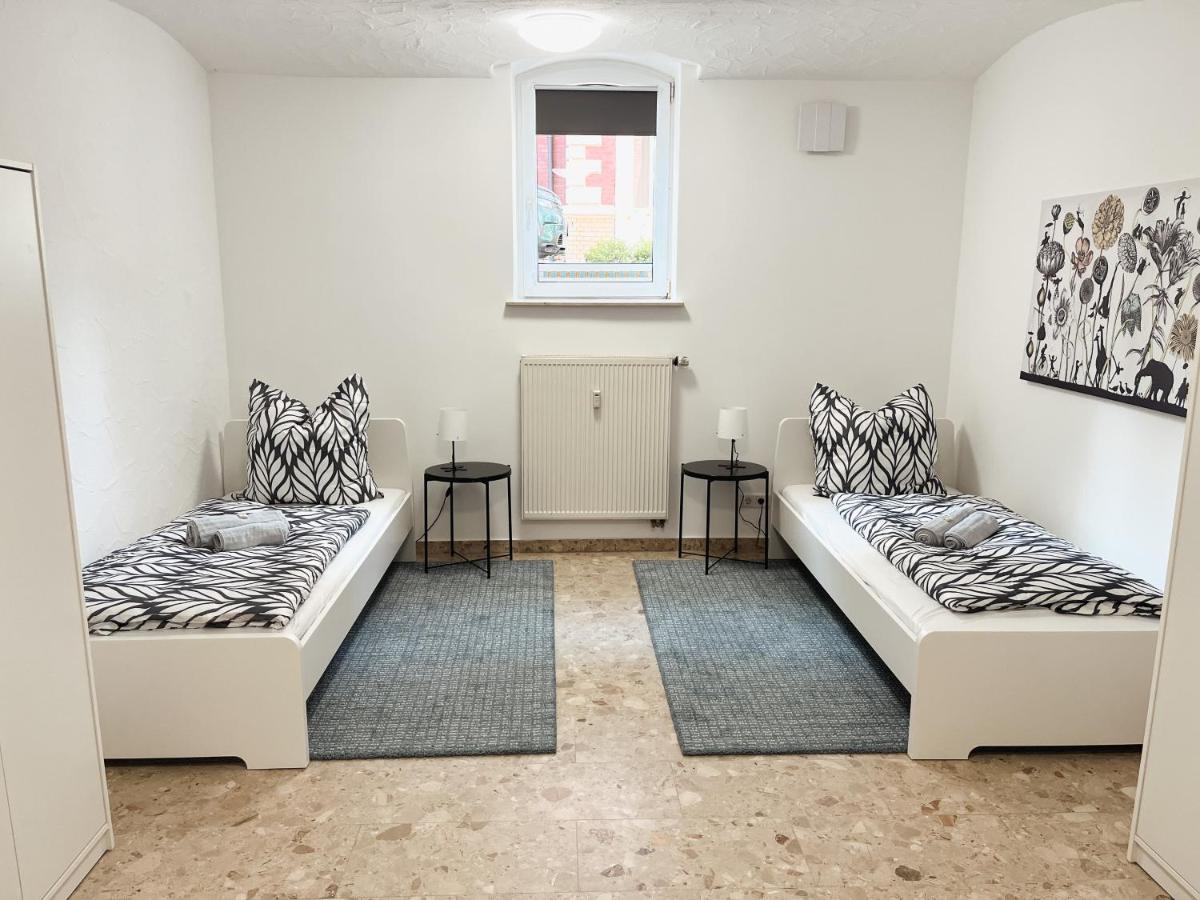 Bohnapartments Elisa - Wohlfuehlapartment Mit 2 Gratis Parkplaetzen Und 3 Schlafzimmern - Wlan - Vollausstattung Эрфурт Экстерьер фото