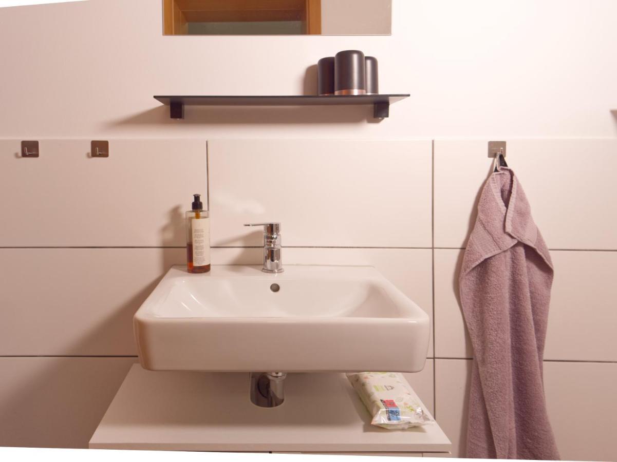 Bohnapartments Elisa - Wohlfuehlapartment Mit 2 Gratis Parkplaetzen Und 3 Schlafzimmern - Wlan - Vollausstattung Эрфурт Экстерьер фото